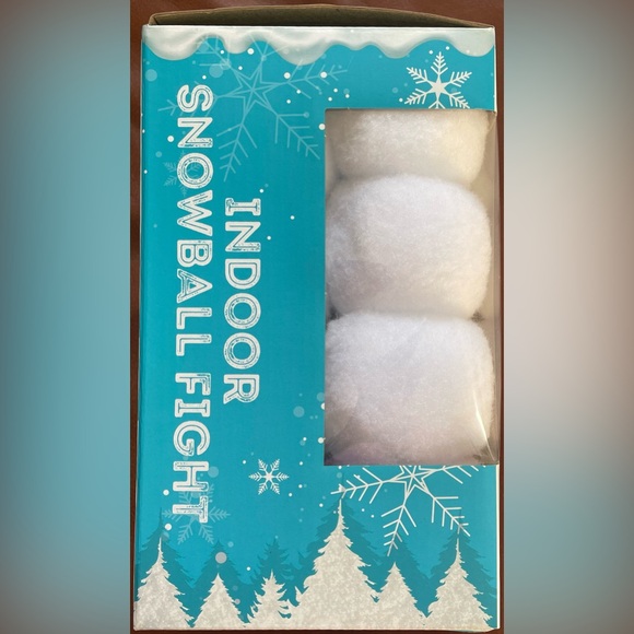 BNIOB! 16 SNOWBALLS, INDOOR SNOWBALL FIGHT Another Great Product From SNOWTIME® - Picture 4 of 6